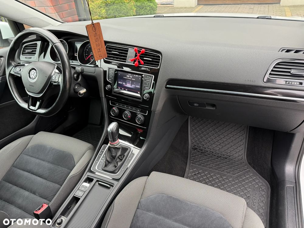 Volkswagen Golf 2.0 TDI BlueMotion Technology DSG Highline - 24
