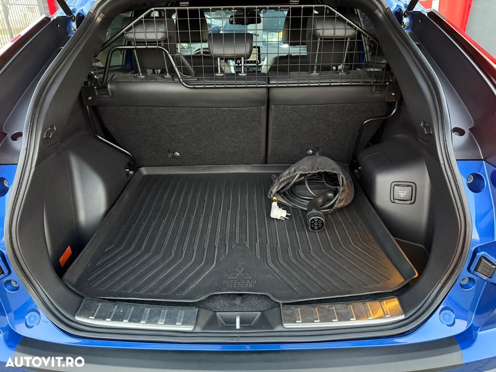 Mitsubishi Eclipse-Cross Plug-In Hybrid 4WD Top - 29