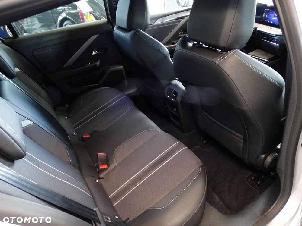 Opel Astra 1.5 D Automatik Ultimate - 33