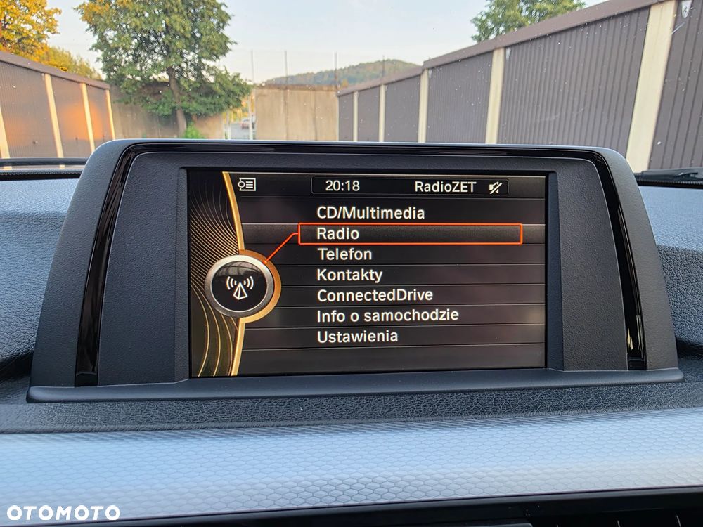 BMW Seria 3 318d DPF Edition Sport - 13