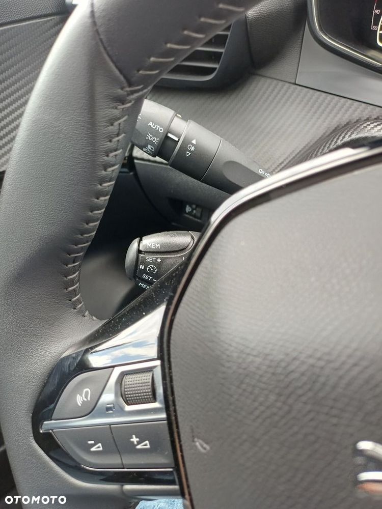 Peugeot 2008 1.2 PureTech Allure Pack S&S - 23
