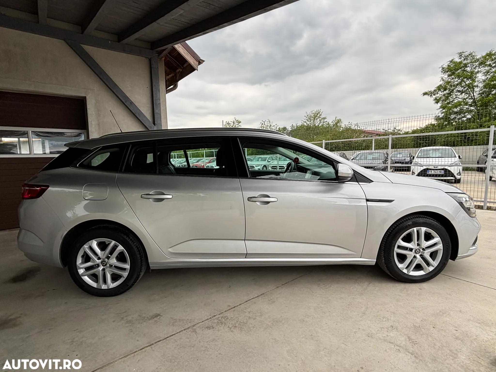 Renault Megane BLUE dCi 115 EDC BUSINESS EDITION - 10
