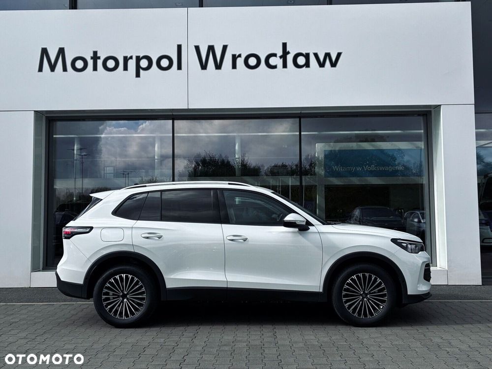 Volkswagen Tiguan - 11