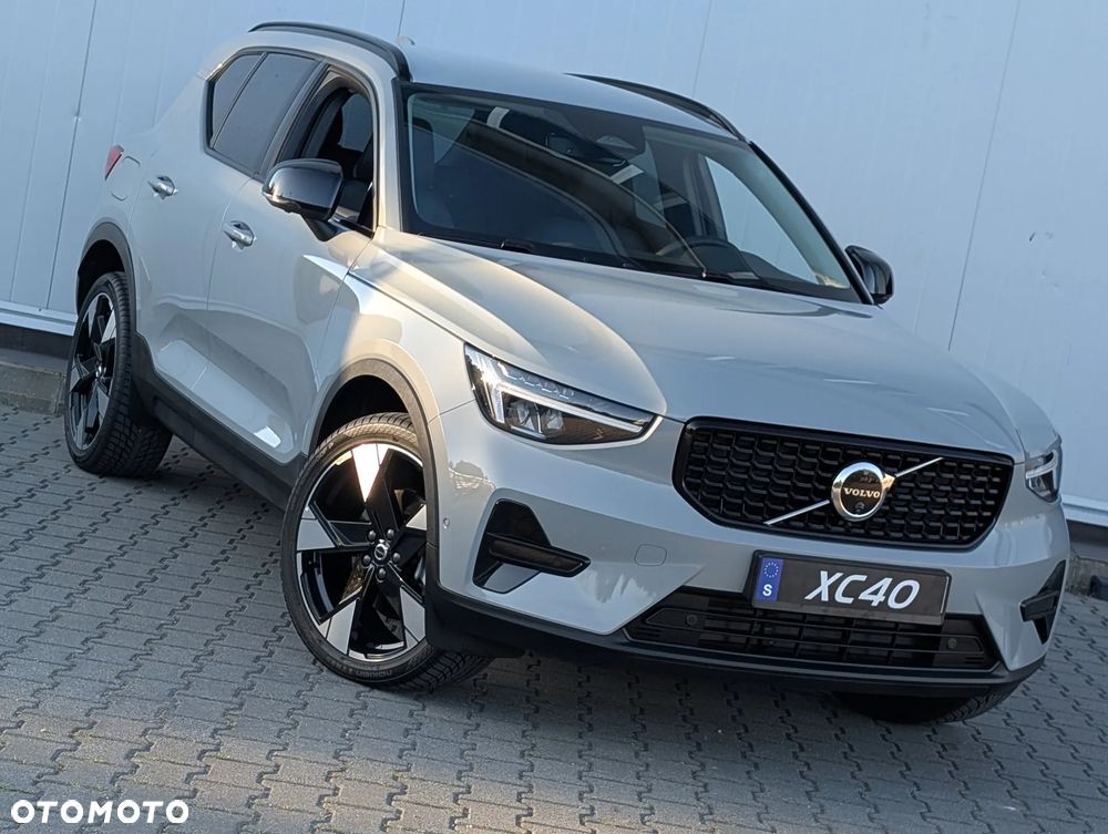 Volvo XC 40 B4 AWD Ultimate Dark - 12