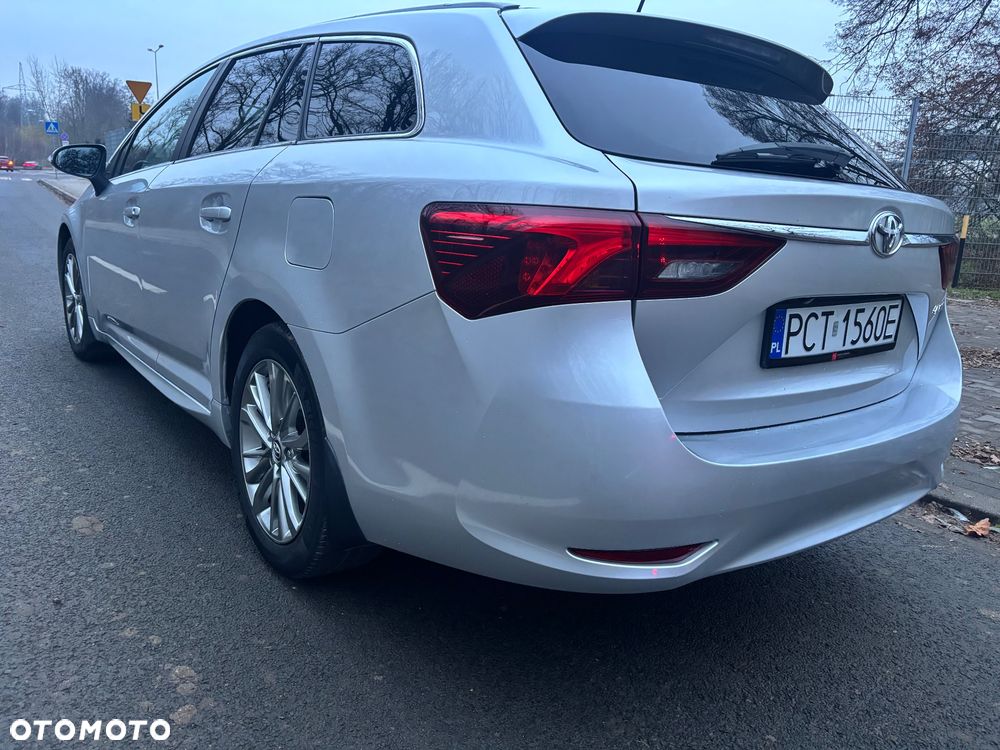 Toyota Avensis Touring Sports 1.8 Multidrive S Comfort - 17