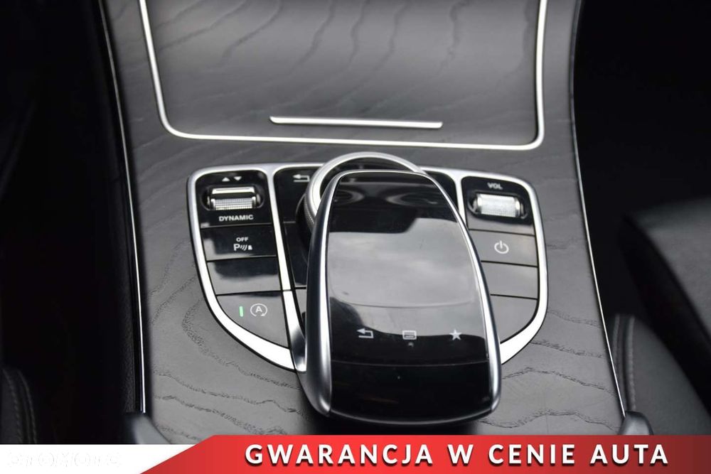 Mercedes-Benz Klasa C 200 T 4Matic 7G-TRONIC AMG Line - 17