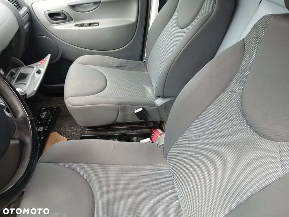 citroen jumpy II fotel fotele kanapa deska kokpit podsufitka boczek boczki klamka podłokietnik licznik - 5