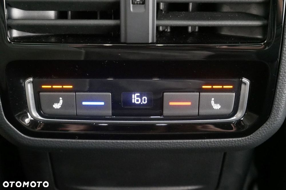 Volkswagen Passat - 30
