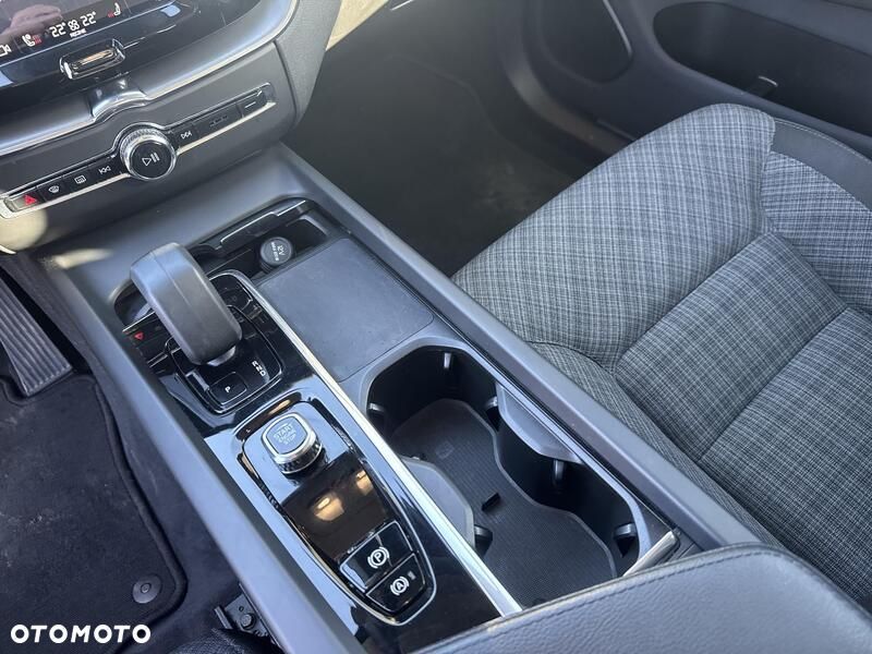 Volvo XC 60 B4 B Core - 15