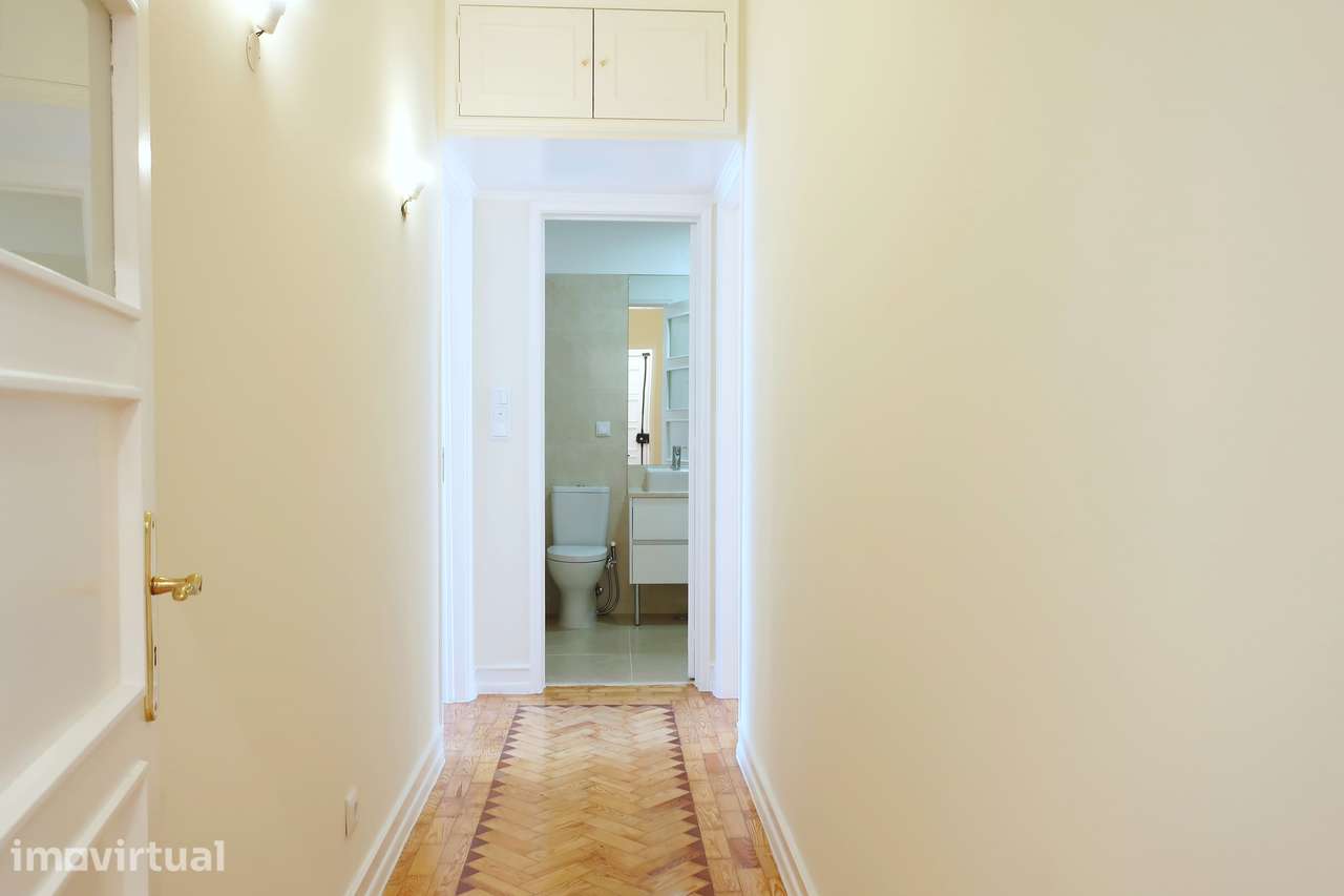 EXCELENTE APARTAMENTO T2 RENOVADO NO ALTO DE SANTO AMARO - Grande imagem: 3/17