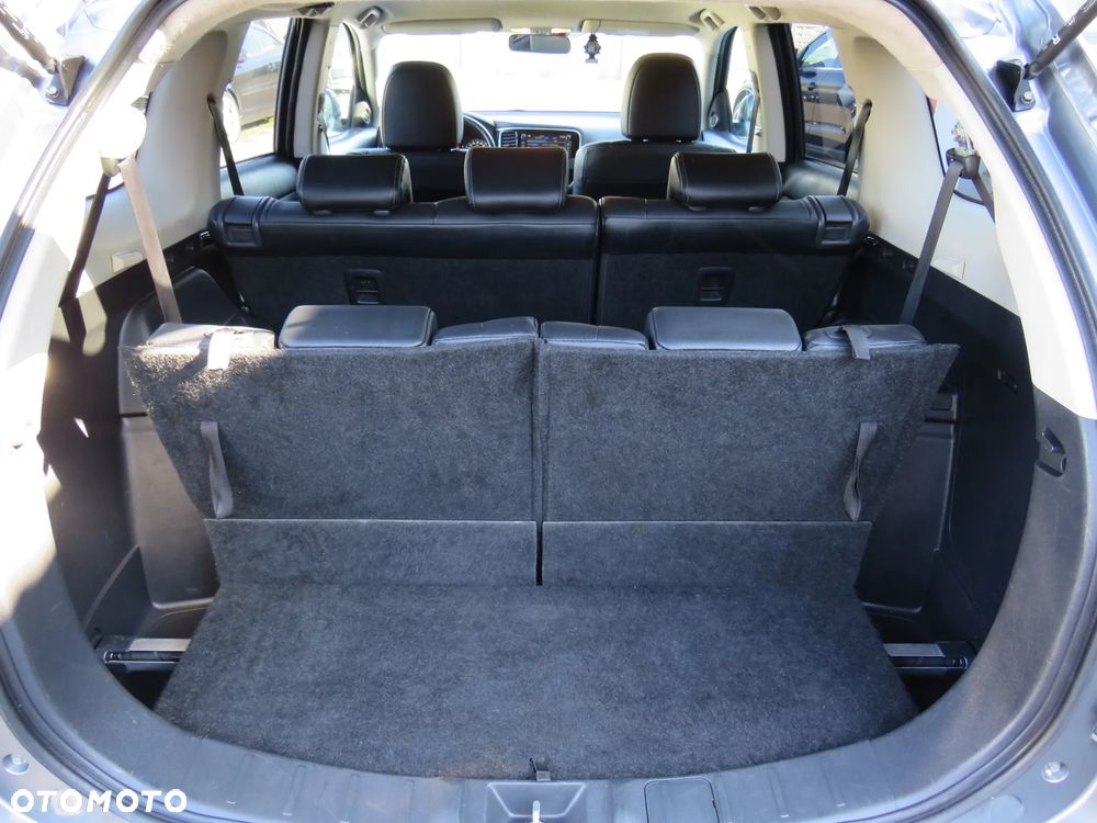 Mitsubishi Outlander 2.2 DI-D 4WD Diamant Edition - 30