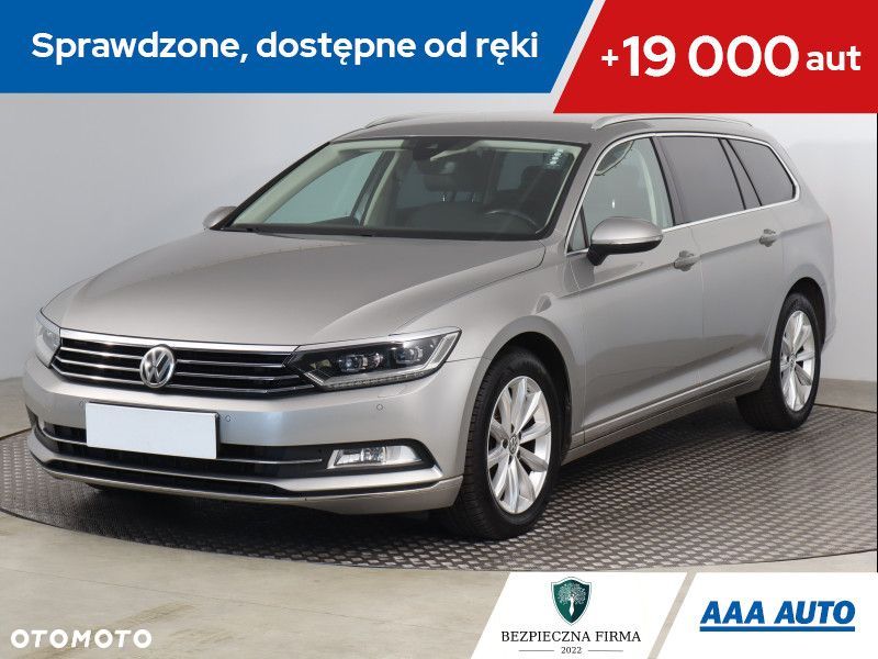 Volkswagen Passat - 1