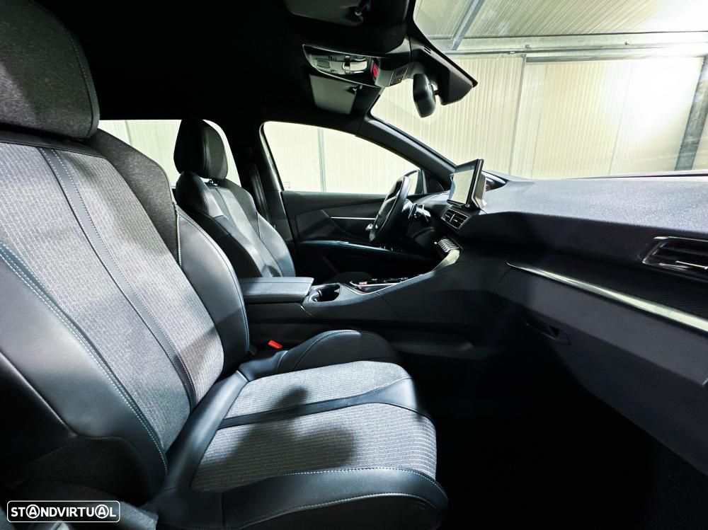 Peugeot 5008 Hybrid 136 e-DSC GT - 21