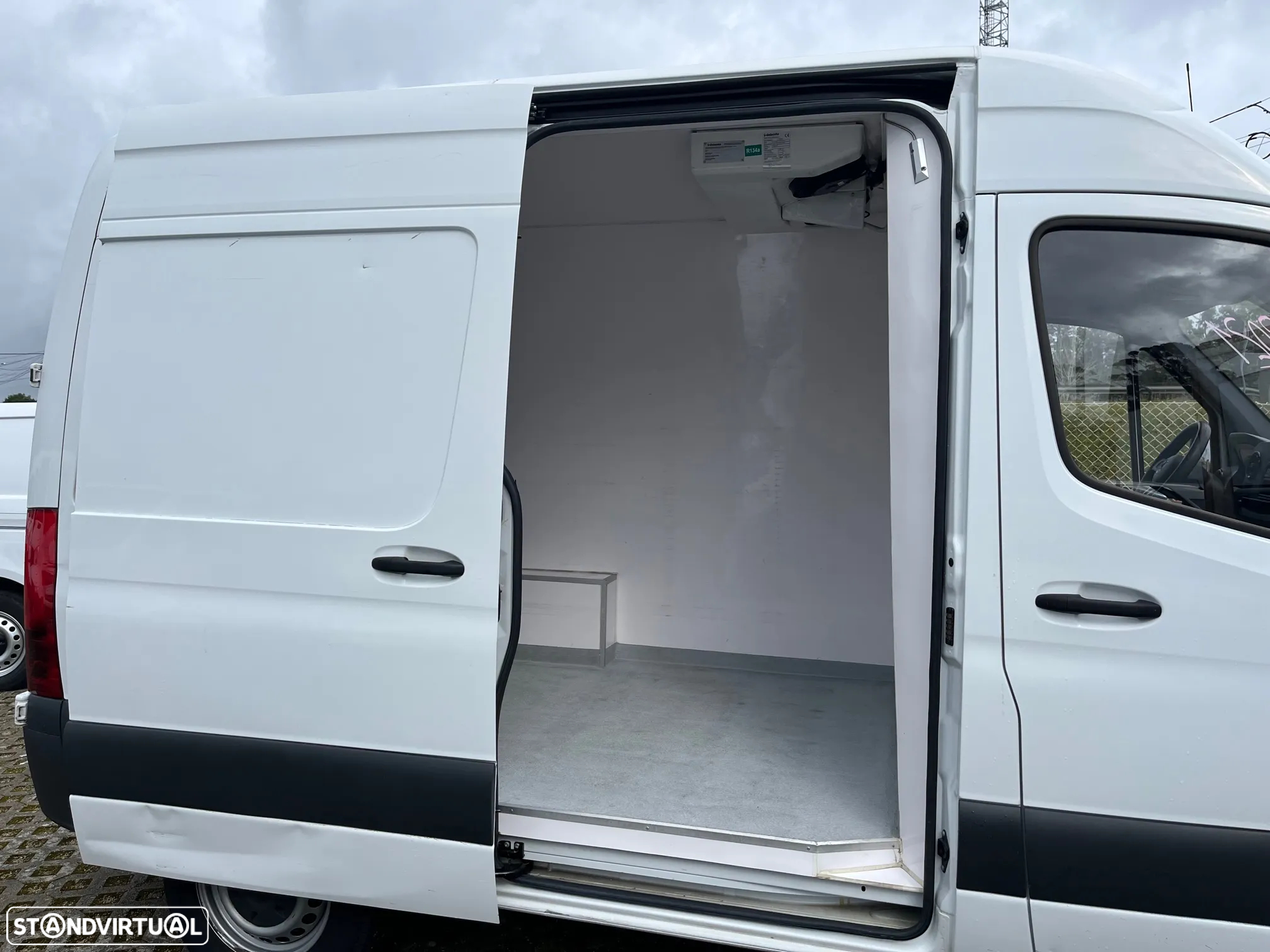 Mercedes-Benz SPRINTER 211 CDI Com FRIO TECTO ALTO - 10