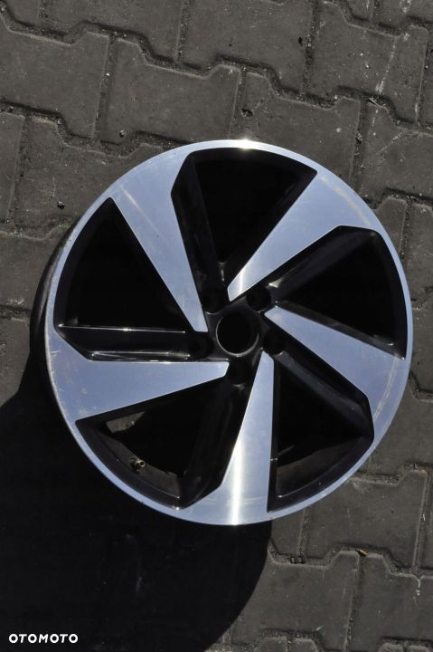 VOLKSWAGEN FELGA 7.5 x 17 5x100 ET 51 2G0601025AB