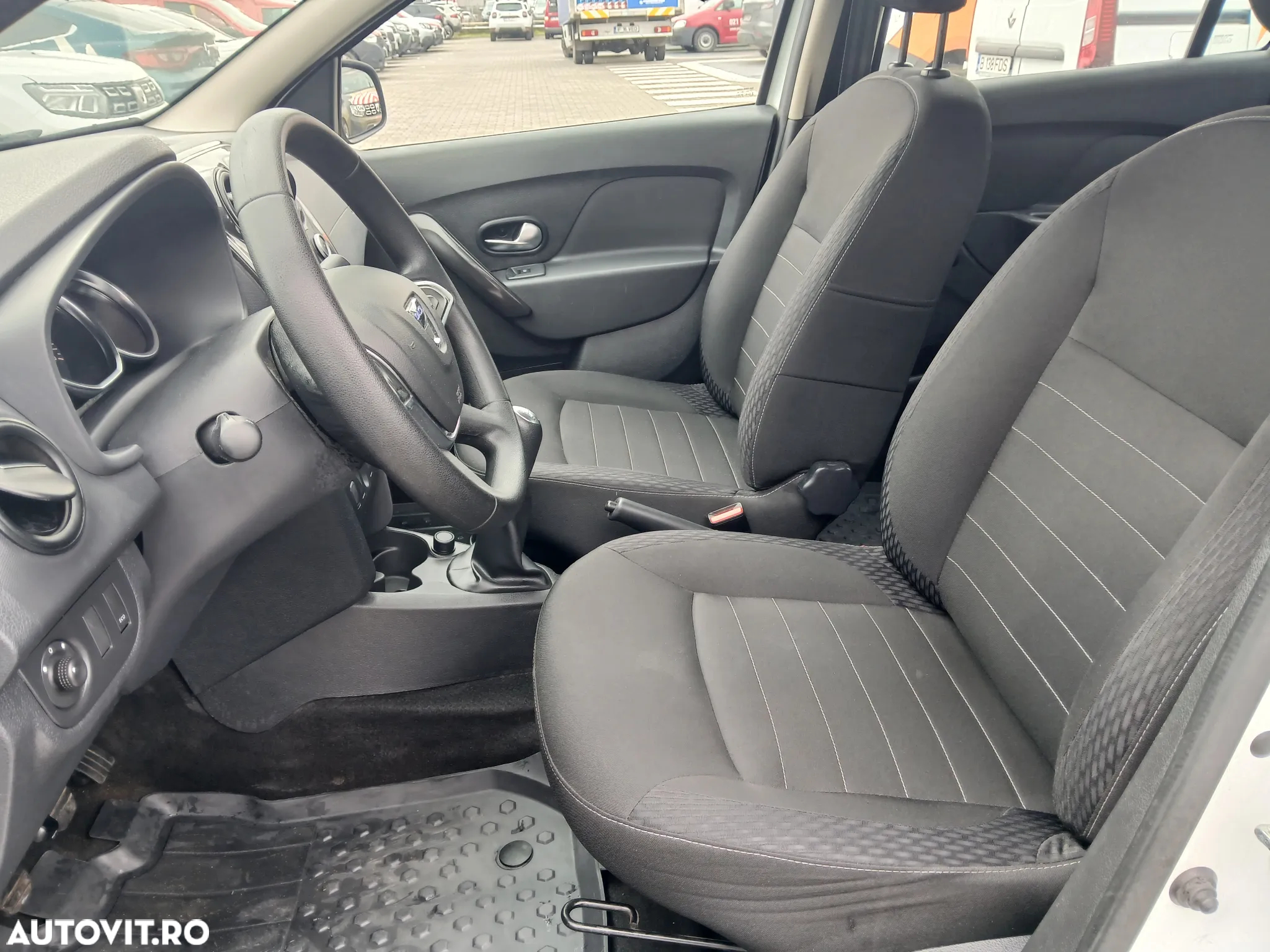 Dacia Logan 0.9 TCe Laureate - 8