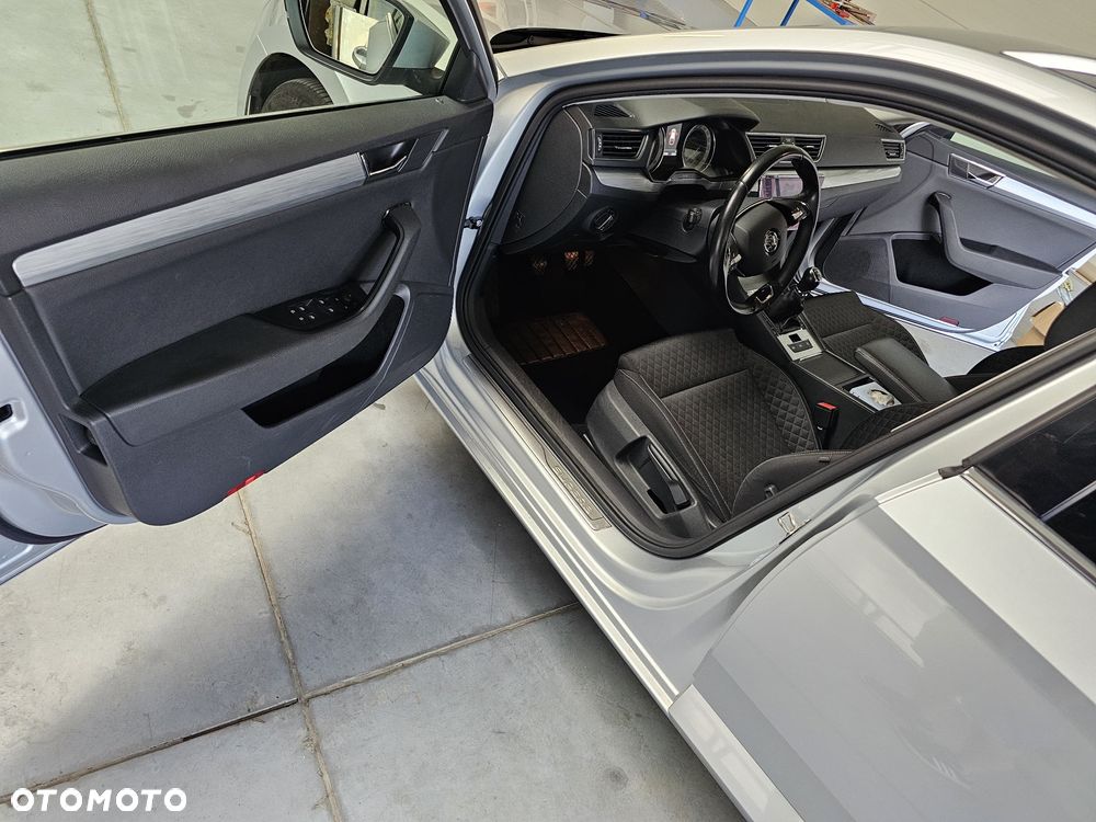 Skoda Superb 2.0 TDI Ambition - 13