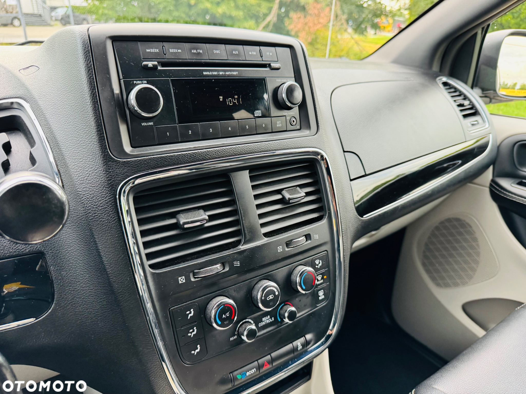 Dodge Grand Caravan 3.6 R/T - 25