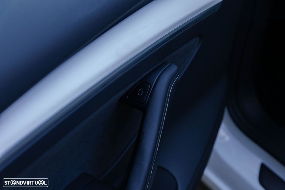 Tesla Model 3 Long Range Tração Integral - 19