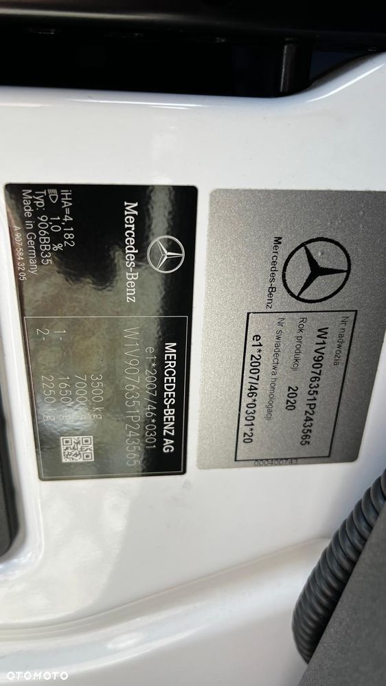Mercedes-Benz Sprinter 319 - 27