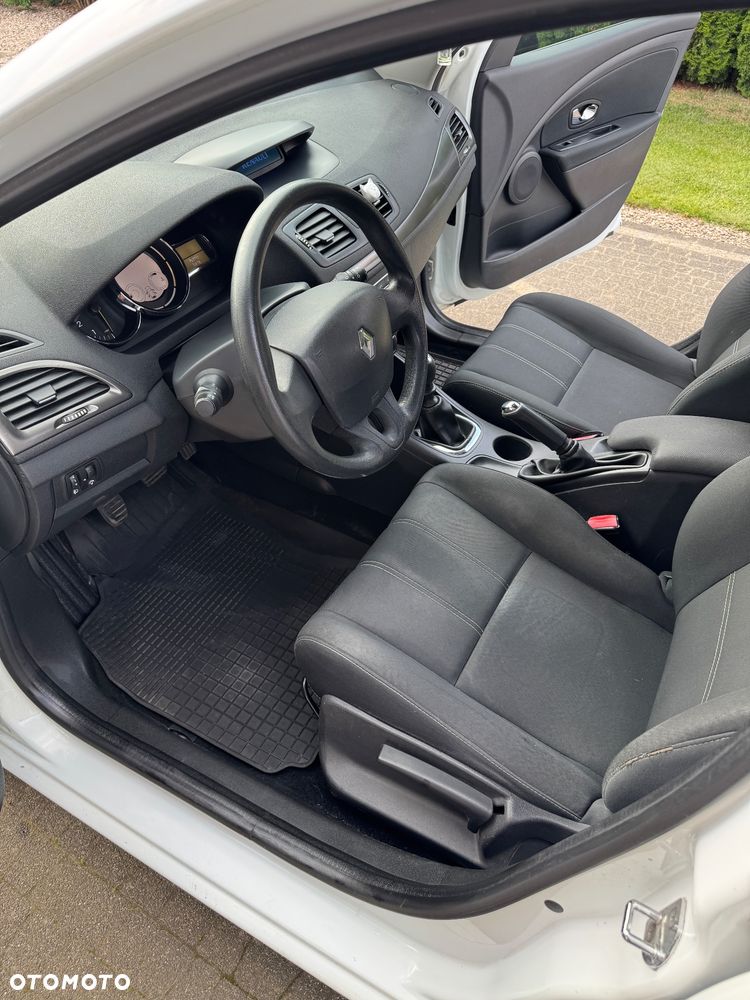 Renault Megane 1.5 dCi Expression - 9