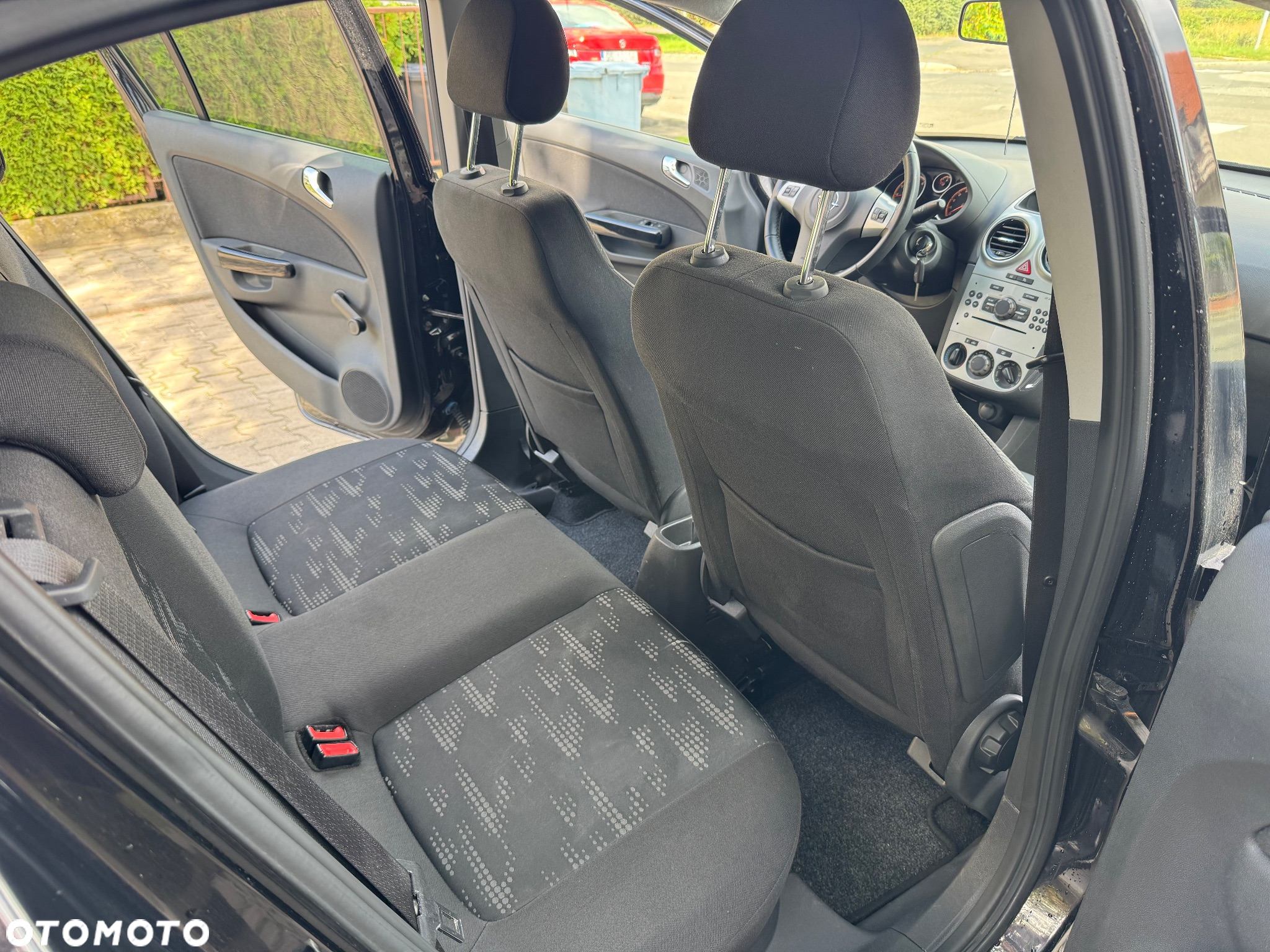 Opel Corsa 1.4 16V Satellite - 9
