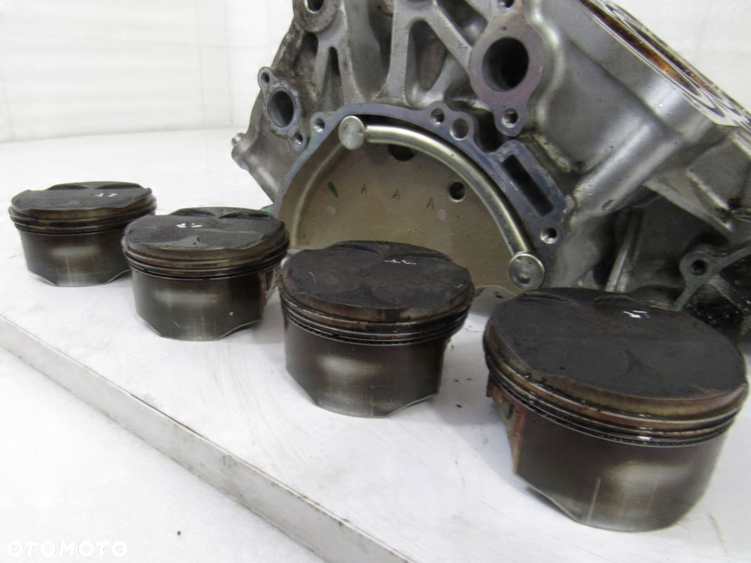 Blok / kartery / cylindry + tłoki Honda VFR 800 X, 12r ABS Crossrunner SC60 - 10