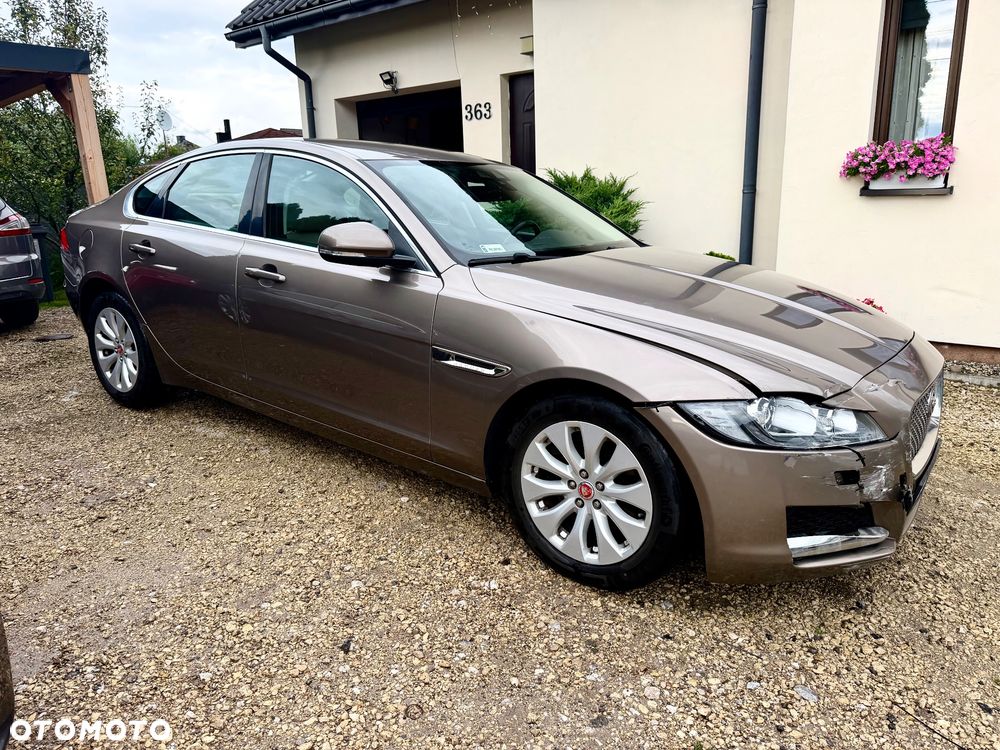 Jaguar XF 2.0 i4D Prestige - 2