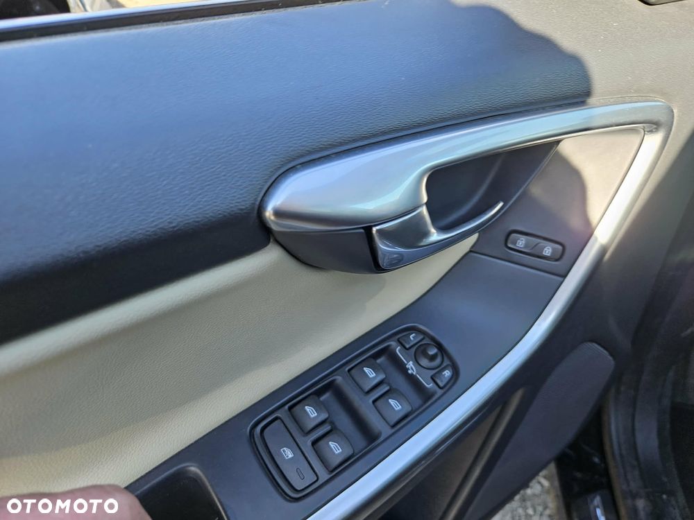 Volvo XC 60 D4 Summum - 9