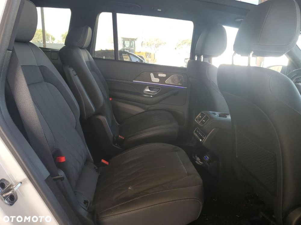 Mercedes-Benz GLS - 12