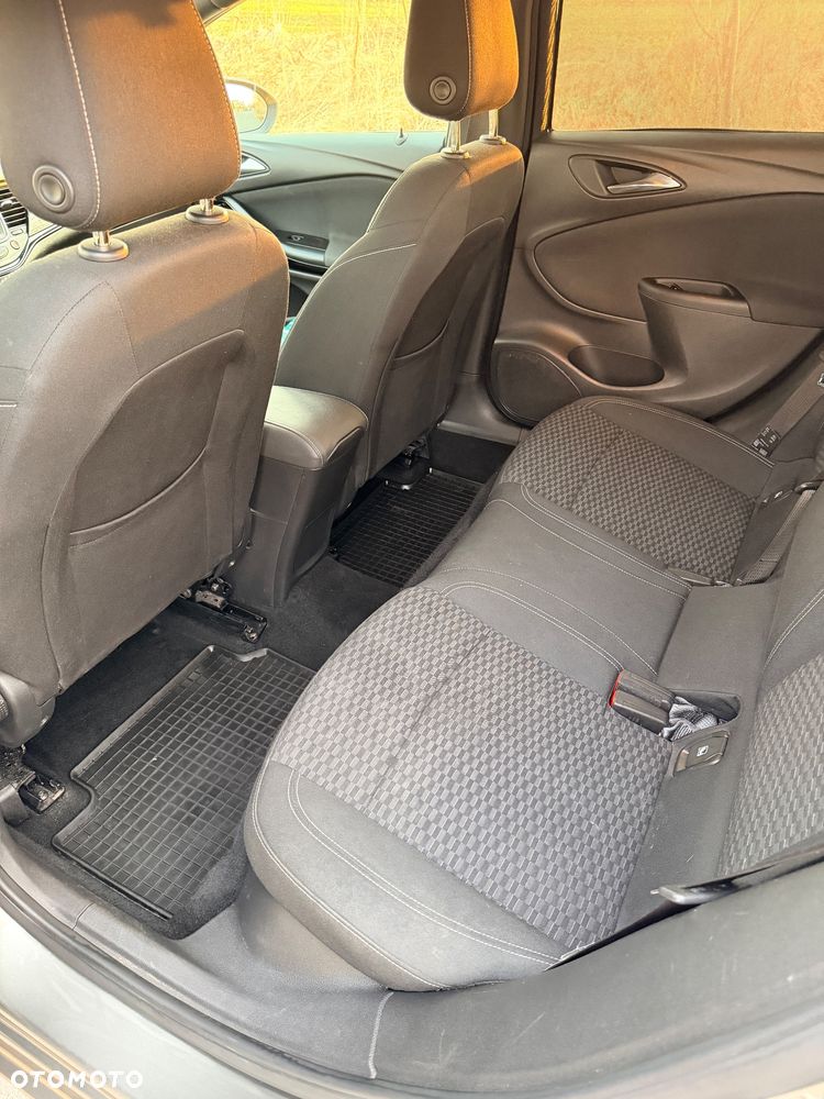 Opel Astra 1.6 CDTI Dynamic S&S - 11