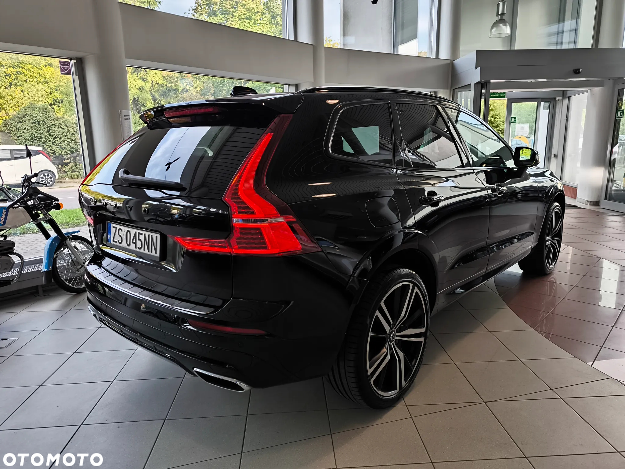Volvo XC 60 D5 AWD R-Design - 5