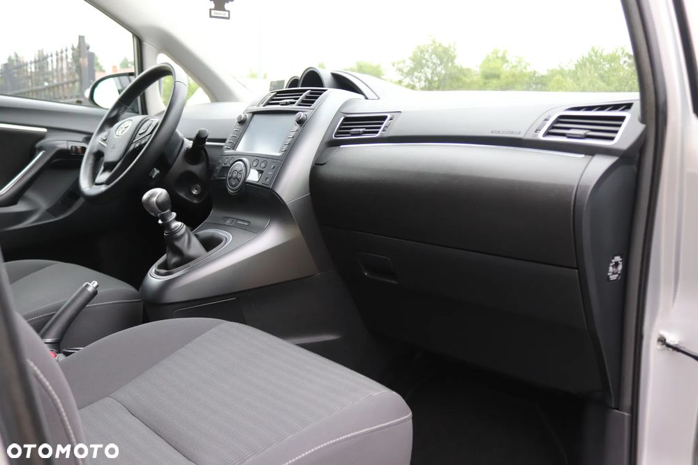 Toyota Verso 1.8 Premium 7os - 29