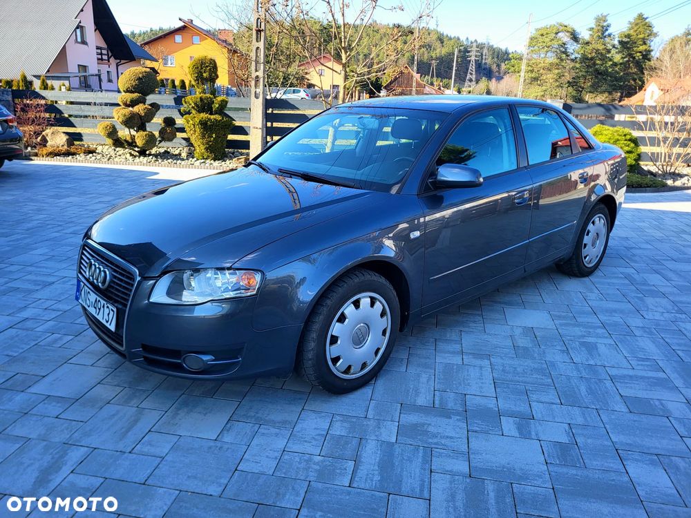 Audi A4 Limousine - 1