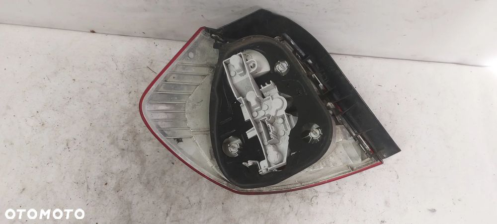 .   LAMPA TYL TYLNA PRAWA BMW 1 E87 - 2