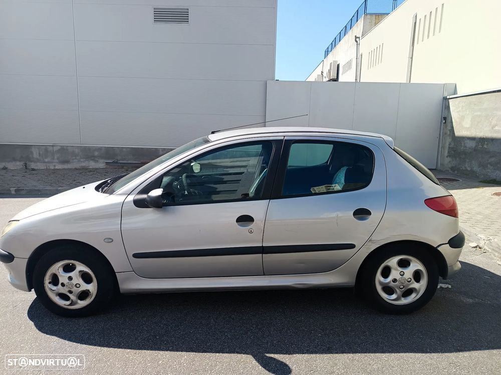 Peugeot 206 1.1 Color Line - 4