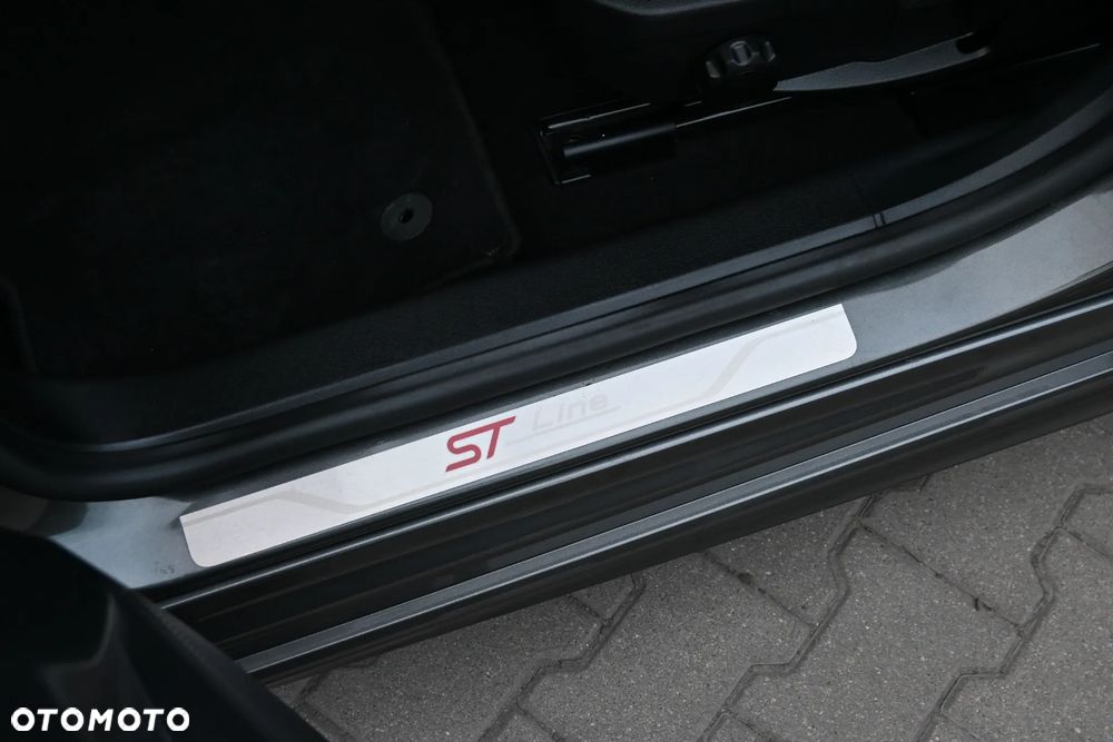 Ford Focus 1.5 EcoBoost ST-Line - 27