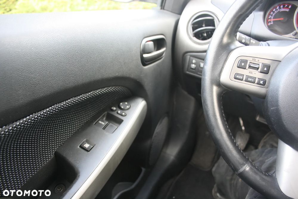 Mazda 2 - 11