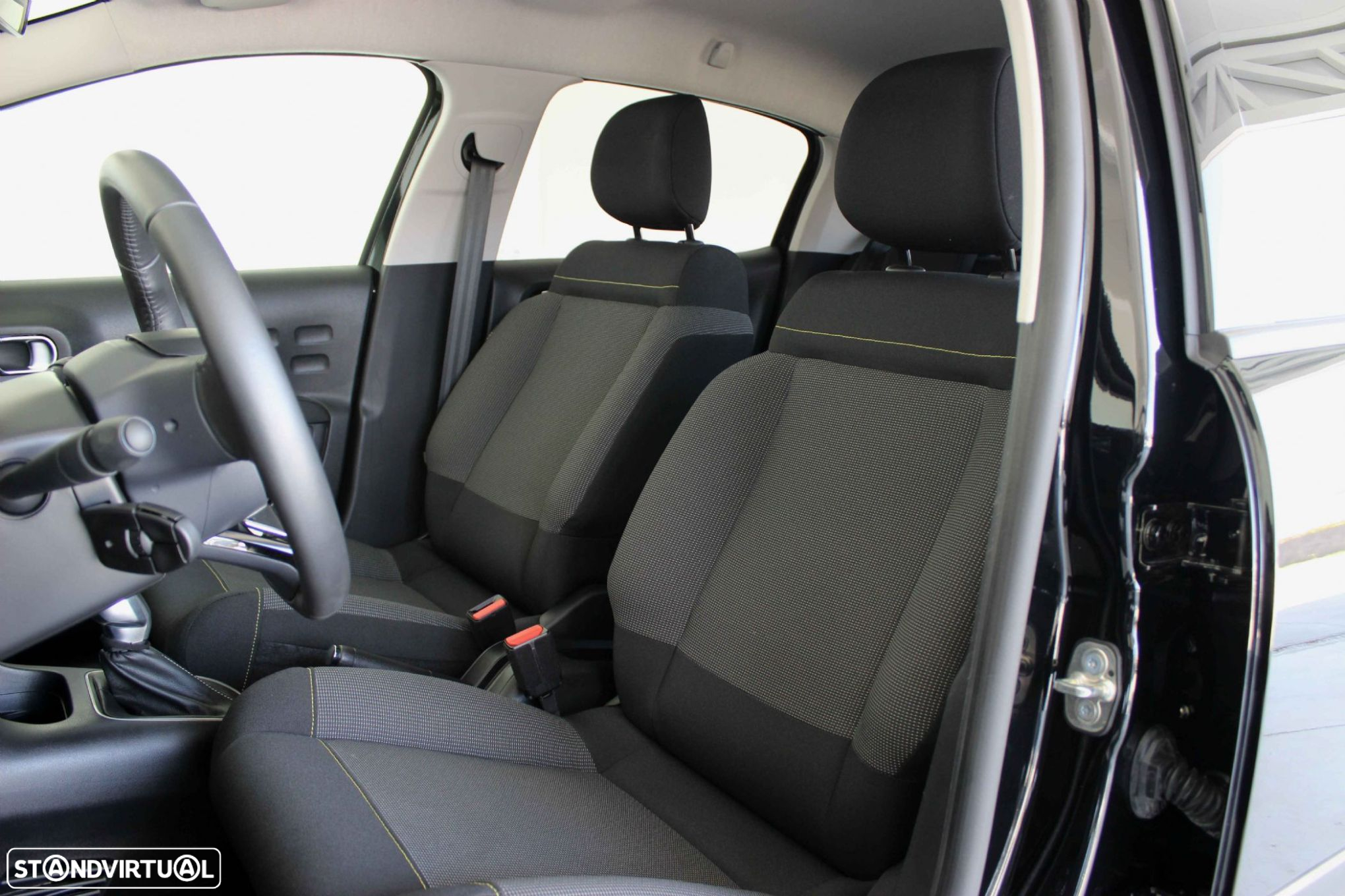 Citroën C3 1.2 PureTech Shine Pack EAT6 - 30