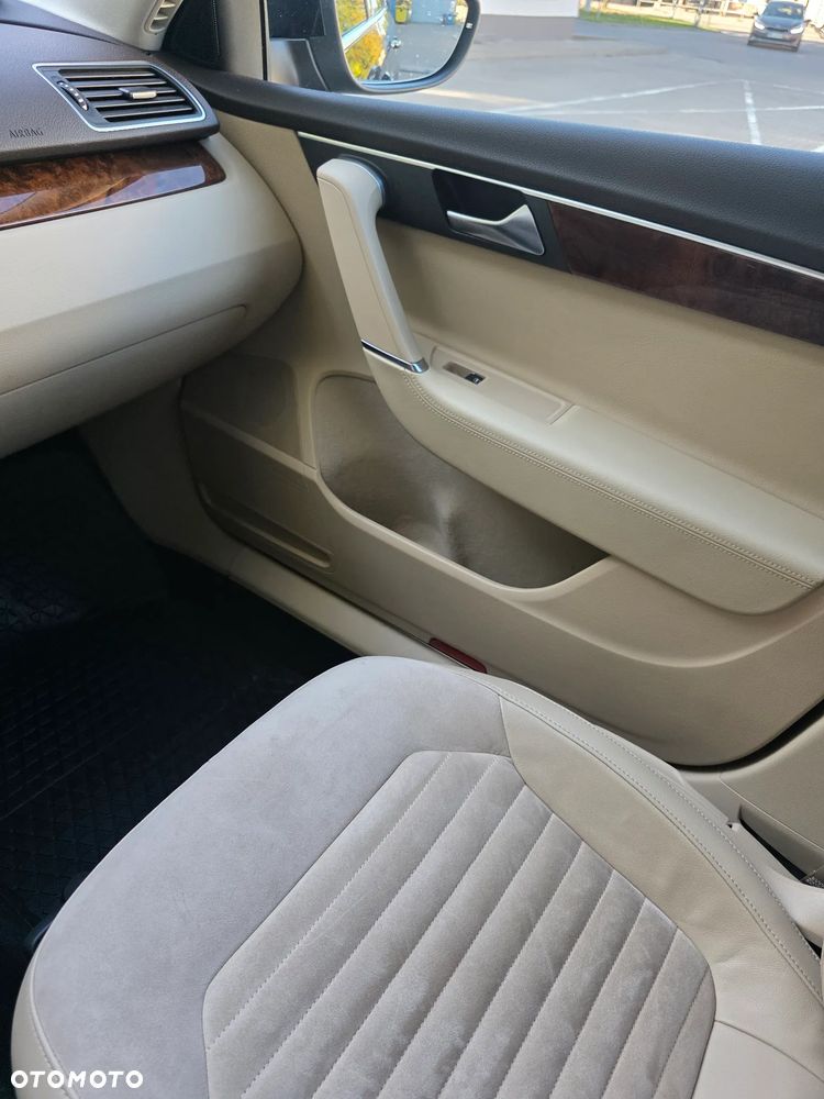 Volkswagen Passat 2.0 TSI Highline DSG - 29