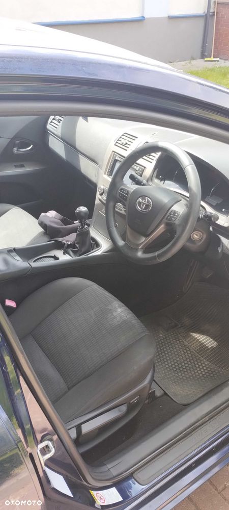 Toyota Avensis - 5