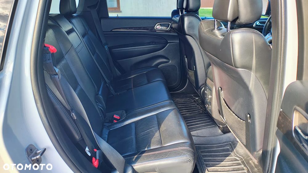 Jeep Grand Cherokee - 22