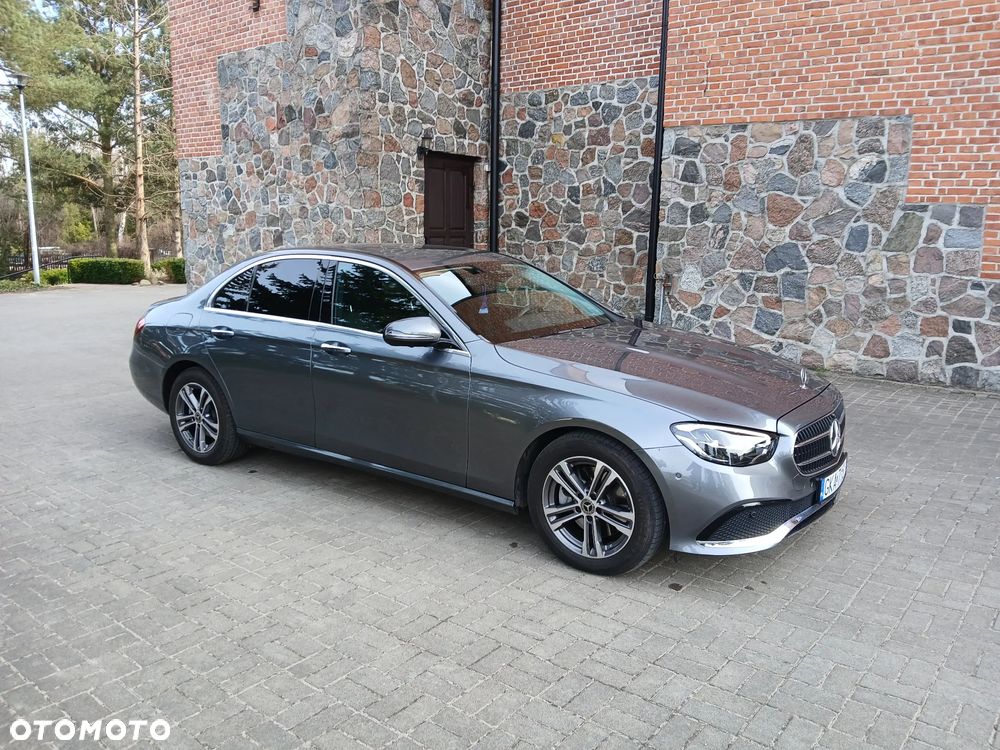 Mercedes-Benz Klasa E 220 d 4-Matic Exclusive - 30