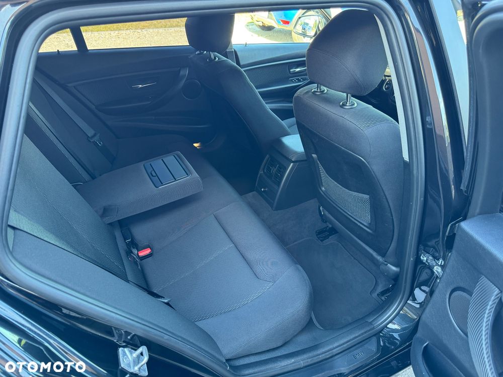 BMW Seria 3 318d - 12