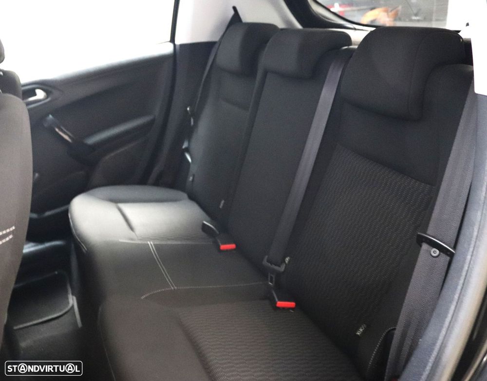 Peugeot 208 1.2 PureTech Active - 29