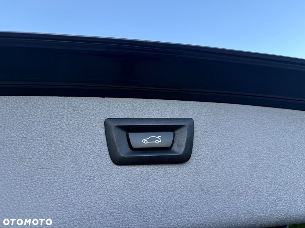 BMW Seria 3 318d Sport Line EU6 - 20