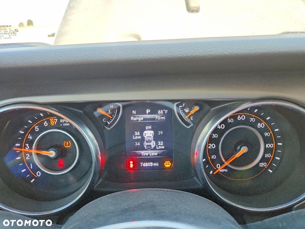 Jeep Wrangler - 10