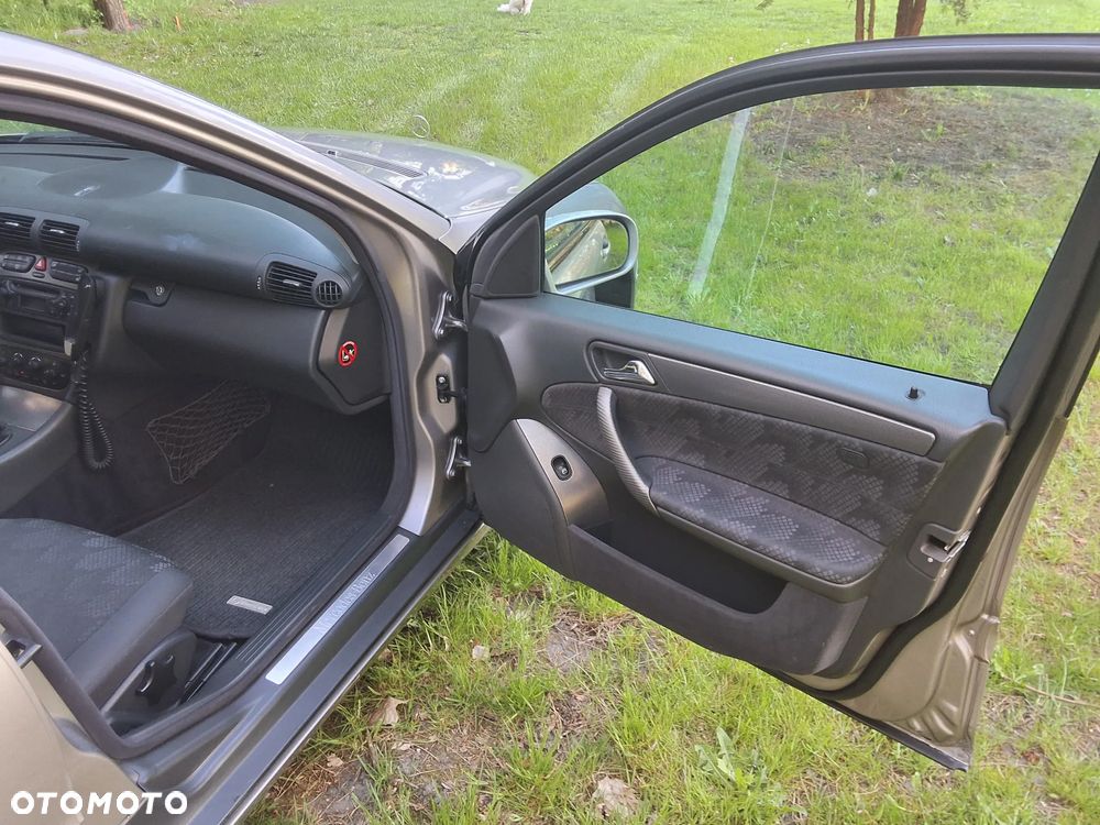 Mercedes-Benz Klasa C 200 Kompressor Avantgarde Sport Edition - 12