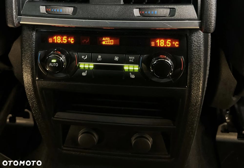 BMW X5 xDrive50i - 30