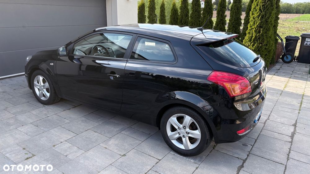 Kia Ceed 1.6 CRDi ISG Vision - 27
